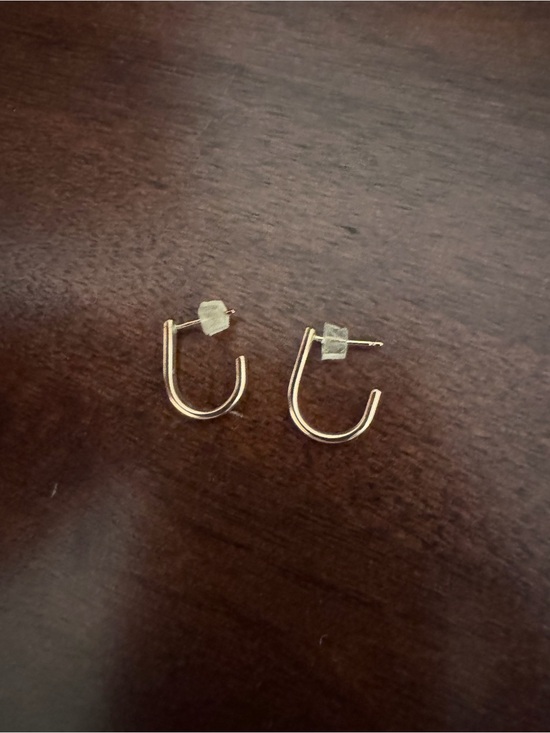 Jewelry - Minimal U-Shaped Hoop Earrings - Gold Tone